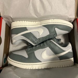 Nike Dunk Low Retro Premium Mica Green SZ 9 Men